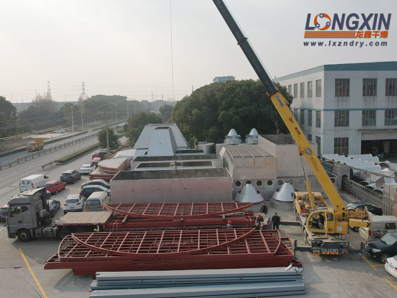 2026开门红 龙鑫年产八万吨高压实磷酸铁锂喷雾干燥机智能产线启运发货